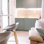 En Luminoso Con Balcon Y Vistas 아파트 *