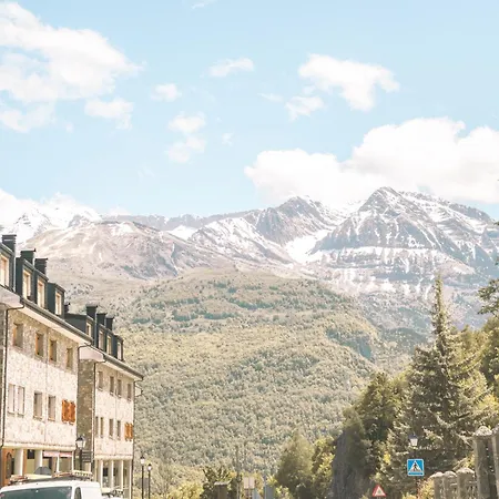 En Luminoso Con Balcon Y Vistas *