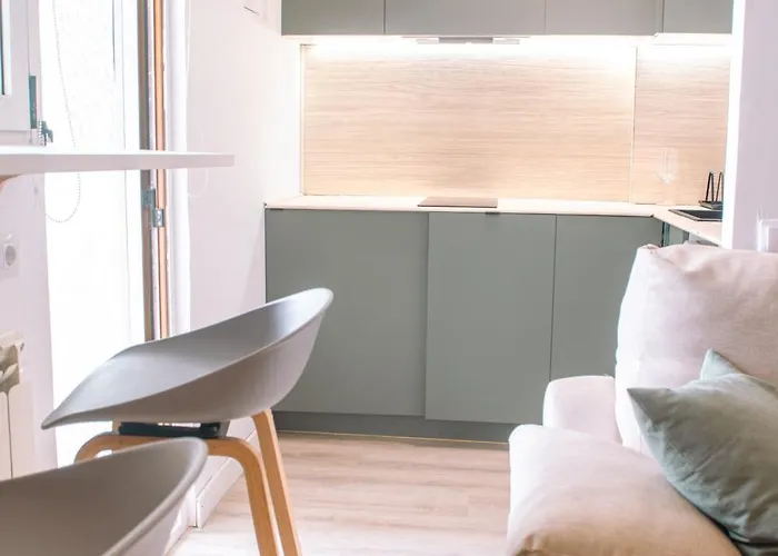 En Luminoso Con Balcon Y Vistas Διαμέρισμα *